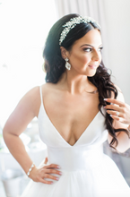 Load image into Gallery viewer, Victoria